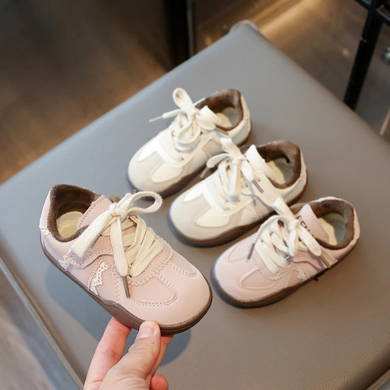 Новинка 2025 года, парусиновая обувь для мальчиков и девочек, детская школьная обувь для выступлений, модная детская дышащая детская обувь с печеньем на подошве
Новинка 2025 года, парусиновая обувь для мальчиков и девочек, детская школьная обувь для выступлений, модная детская дышащая детская обувь с печеньем на подошве