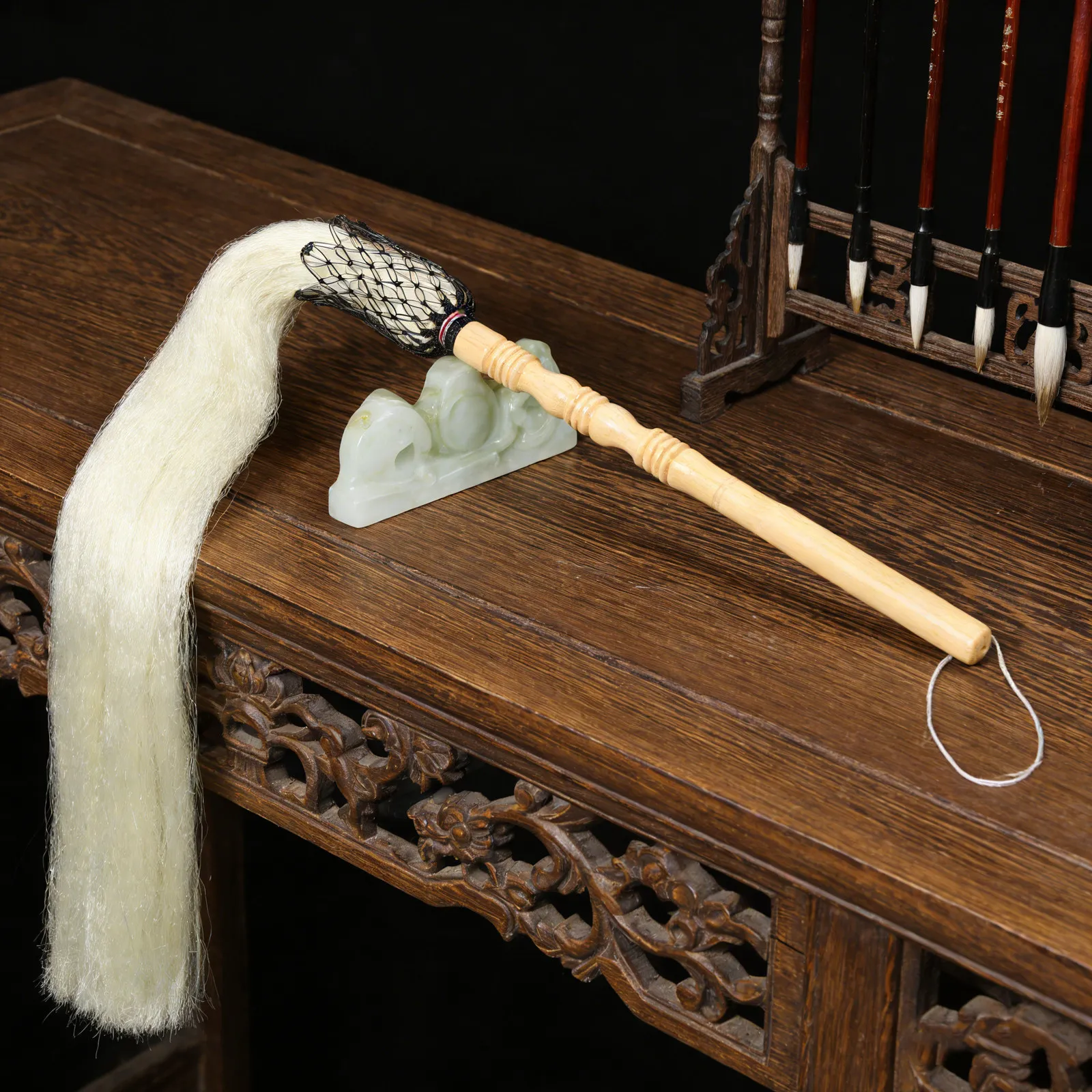 Tai Chi Horsetail Whisk Prop Decorative Retro Whisk Ornament Wood Handle Lightweight Performing Cosplay Stage Performance Supply
Tai Chi Horsetail Whisk Prop Decorative Retro Whisk Ornament Wood Handle Lightweight Performing Cosplay Stage Performance Supply