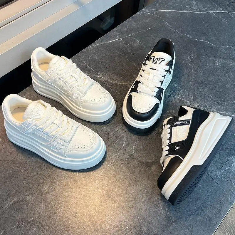 Casual Thick Bottomed Casual Leather Sneakers Women's Sporty Flat Heel round Toe Daily Wear Comfortable Fashion Mules
Casual Thick Bottomed Casual Leather Sneakers Women's Sporty Flat Heel round Toe Daily Wear Comfortable Fashion Mules