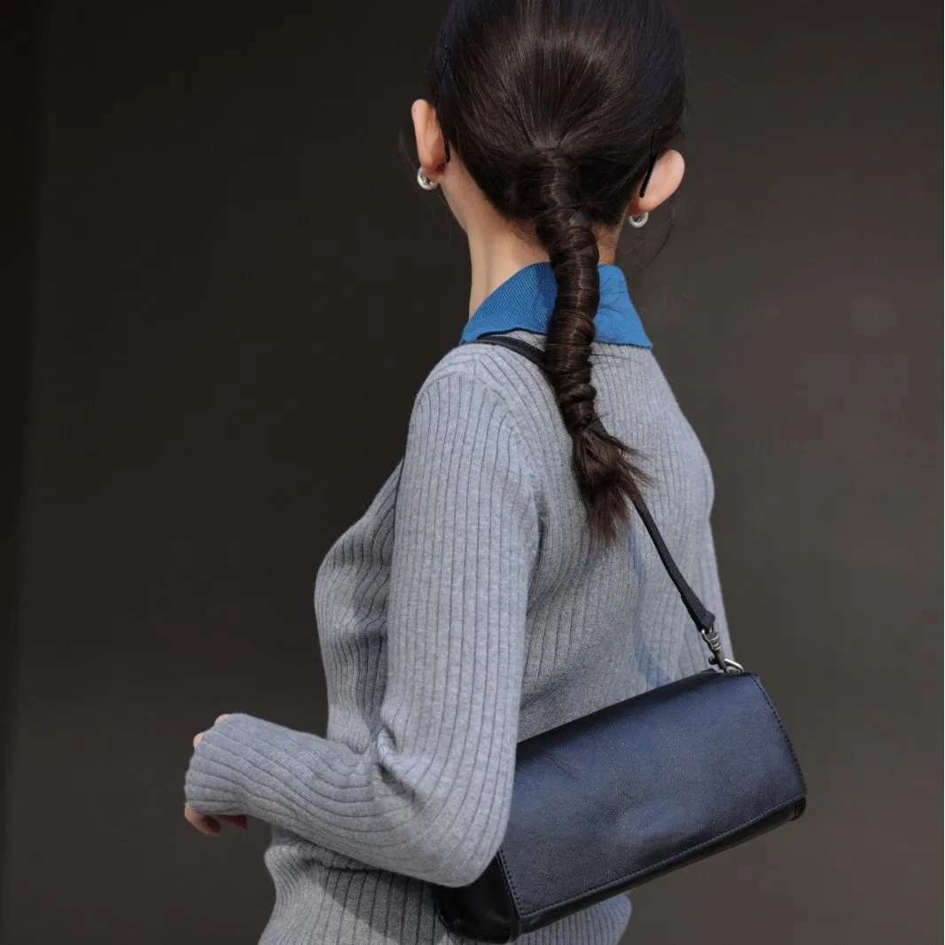 2025 Luxury Women's Genuine Leather Bag - Premium Shoulder & Crossbody Bag, Stylish Versatile Commuter Tote with Timeless Design
2025 Luxury Women's Genuine Leather Bag - Premium Shoulder & Crossbody Bag, Stylish Versatile Commuter Tote with Timeless Design
