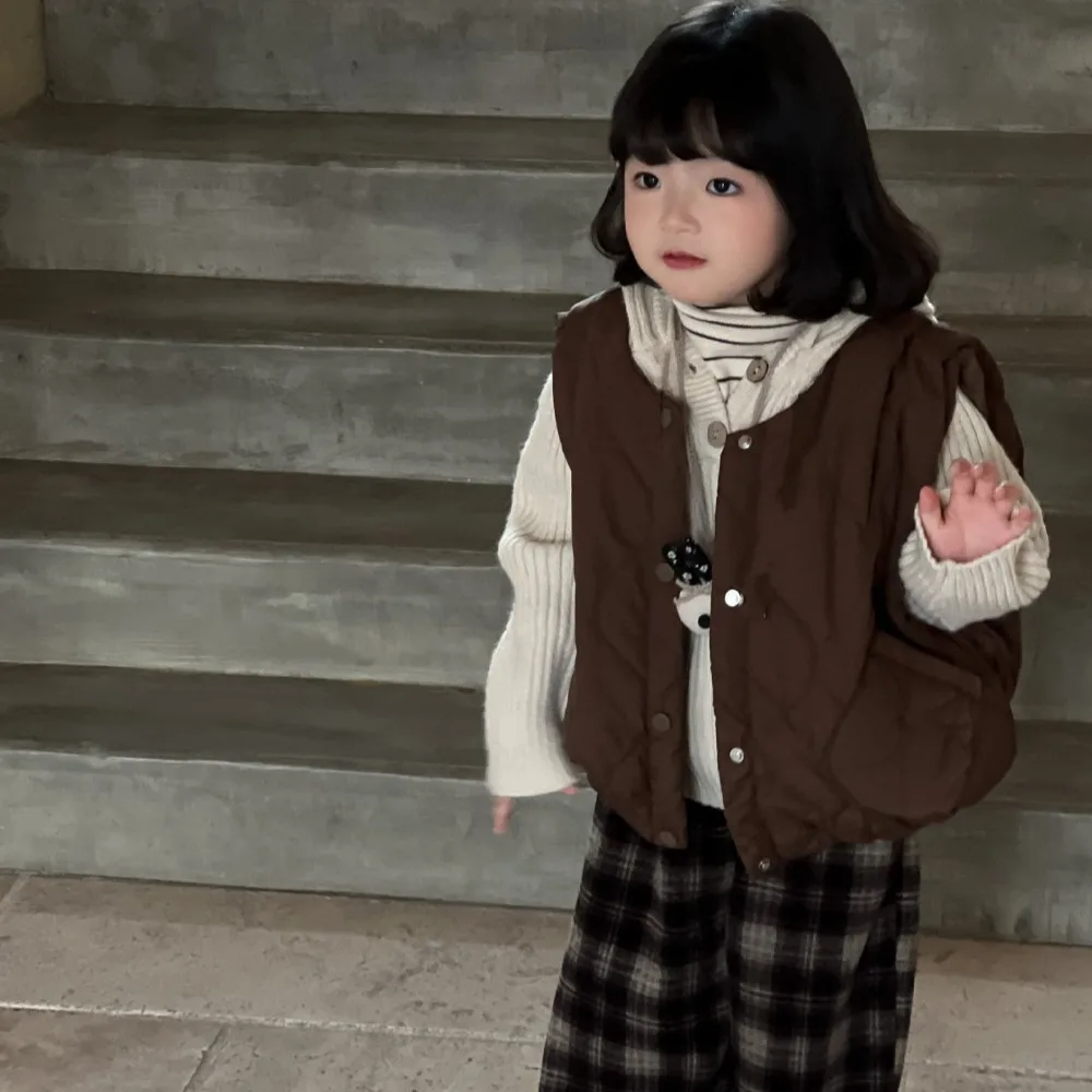 Bear Leader Thick and Warm Children's Sleeveless Vest Jacket for Autumn and Winter Fashion Outerwear Solid Color Girls' Coats
Bear Leader Thick and Warm Children's Sleeveless Vest Jacket for Autumn and Winter Fashion Outerwear Solid Color Girls' Coats