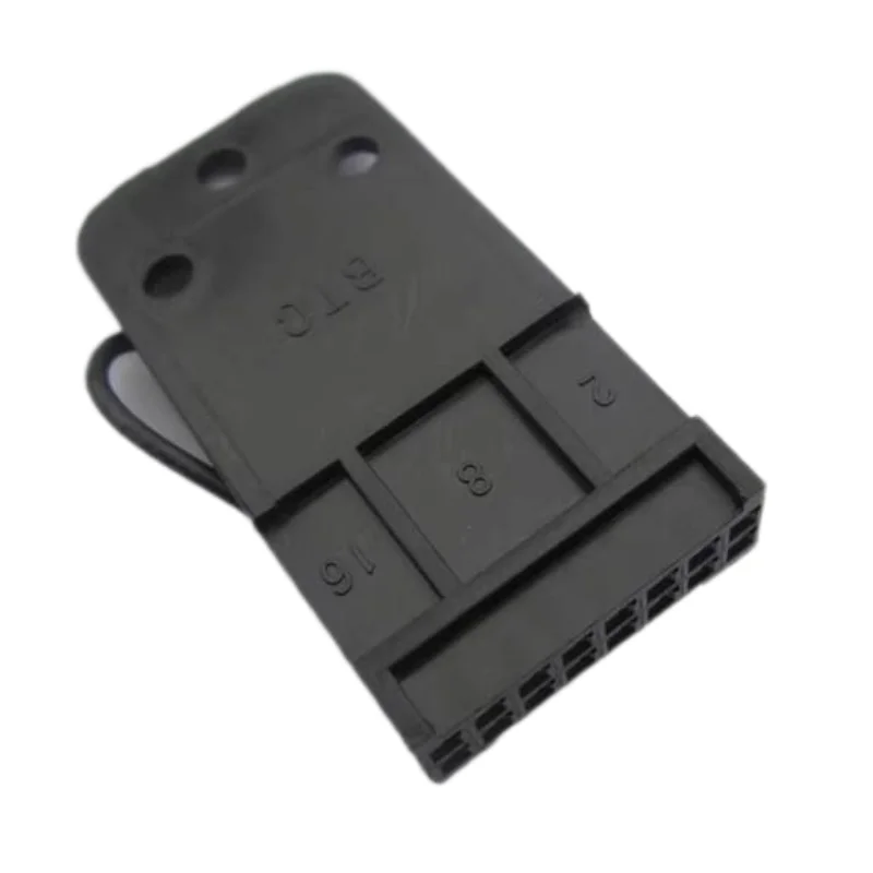 Suitable for Motorola walkie talkie car station GM300 GM3188 GM338 GM3688 GM950 16 pin plug
Suitable for Motorola walkie talkie car station GM300 GM3188 GM338 GM3688 GM950 16 pin plug