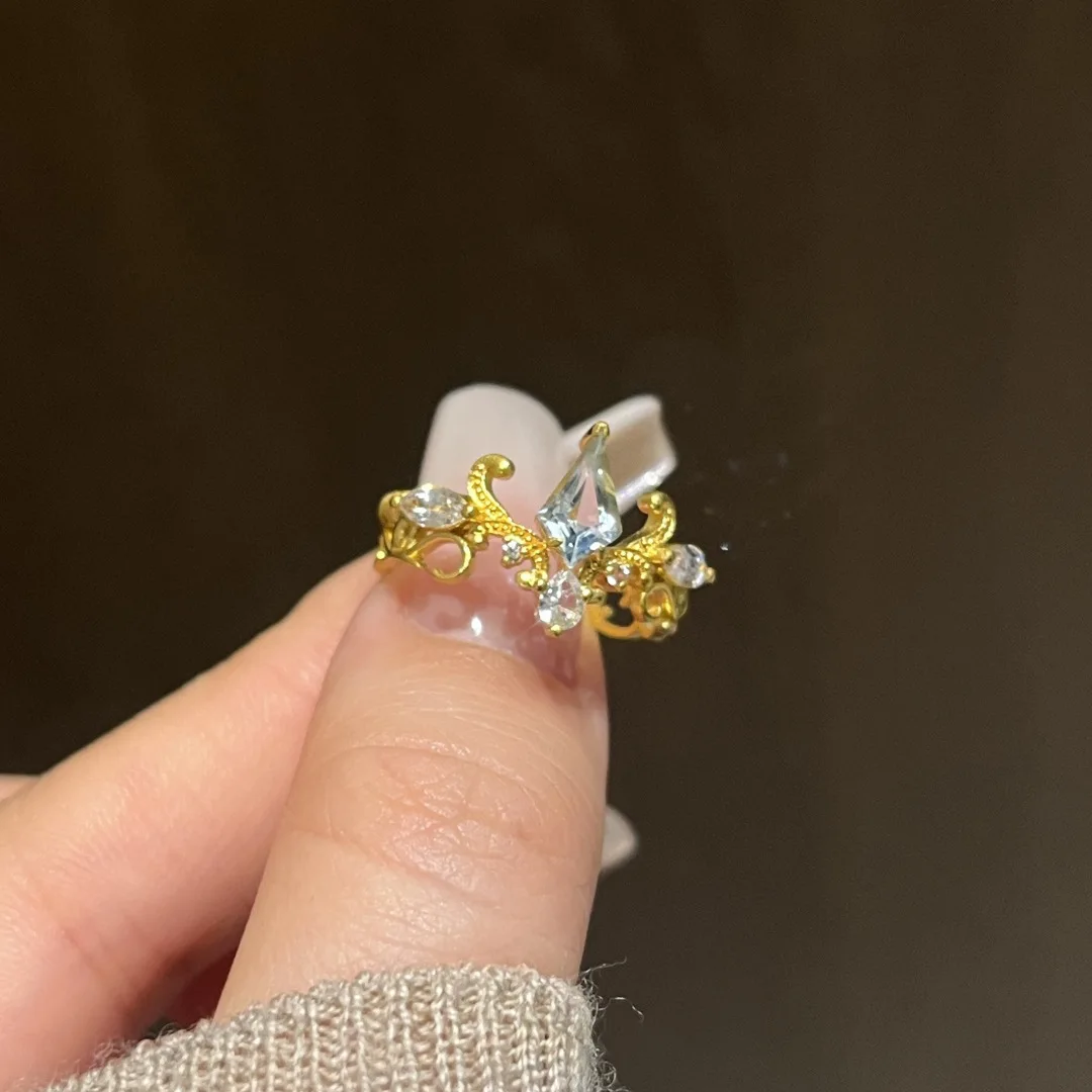 Blue Tear Vintage Open Ring Middle Age Blue Sparkling Diamond Cinderella Ring Retro Court Style Index Finger Fashion Jewelry
Blue Tear Vintage Open Ring Middle Age Blue Sparkling Diamond Cinderella Ring Retro Court Style Index Finger Fashion Jewelry