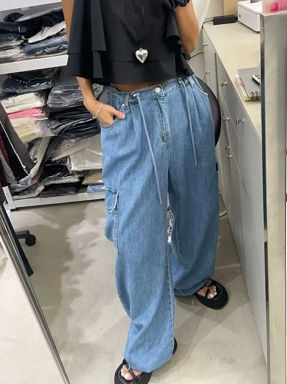 Women's Vintage Waed Straight Leg Workwear Jeans ket Detail Slimming High Waist Trousers Cool Versatile Long Pants
Women's Vintage Waed Straight Leg Workwear Jeans ket Detail Slimming High Waist Trousers Cool Versatile Long Pants