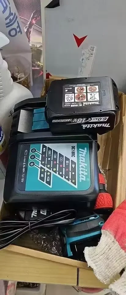 Makita 18V Cordless Tool Battery 6.0AH BL1830B BL1860B Rechargeable Cell
Makita 18V Cordless Tool Battery 6.0AH BL1830B BL1860B Rechargeable Cell