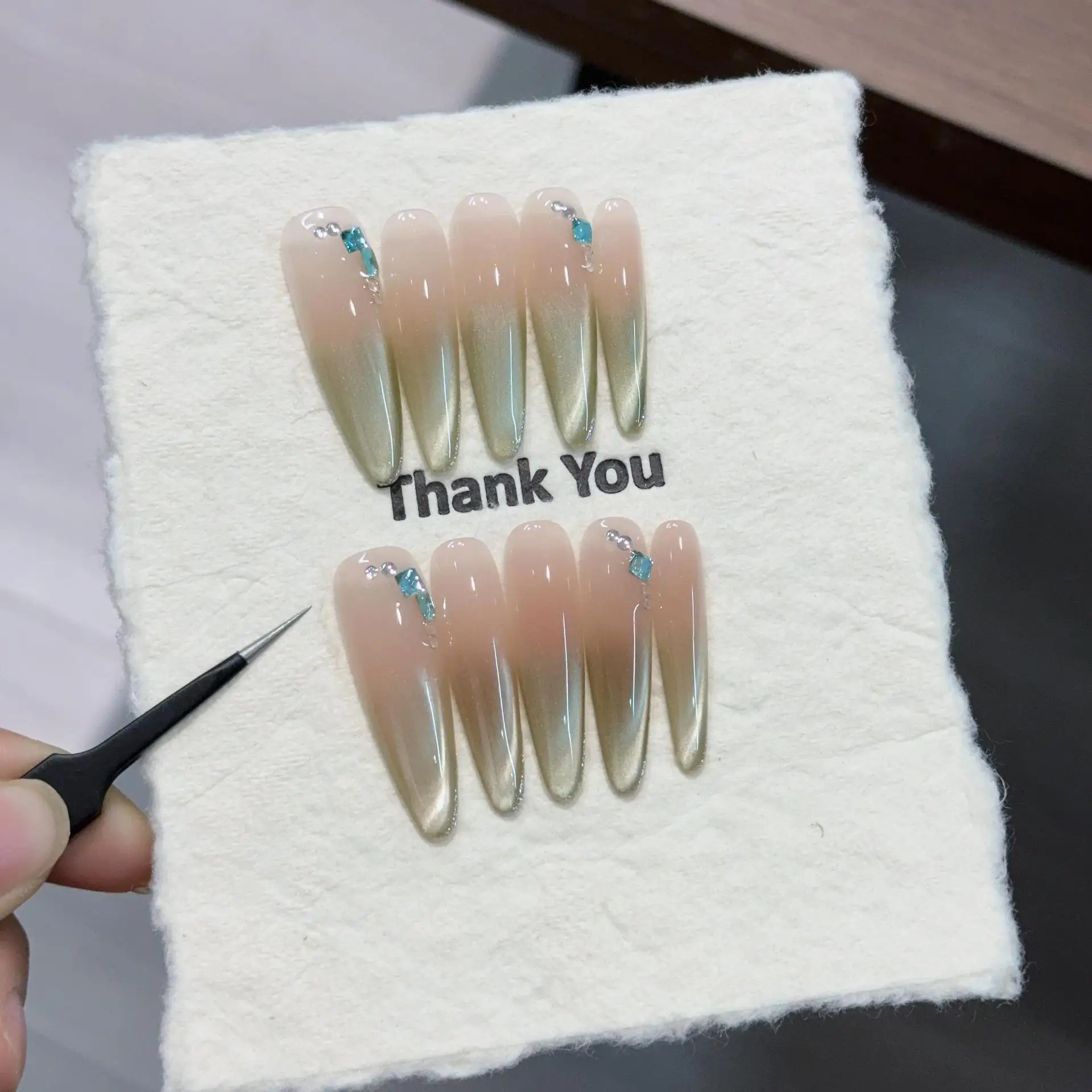 10 шт. розовый 3D алмазный пресс для ногтей розовый оливково-зеленый носимые ногти длинные овальные накладные ногти
10 шт. розовый 3D алмазный пресс для ногтей розовый оливково-зеленый носимые ногти длинные овальные накладные ногти