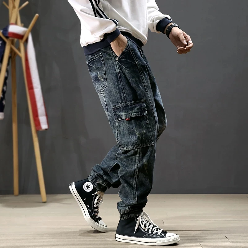 Street Fashion Men Jeans Retro Blue Printed Designer Big Pocket Casual Cargo Pants Hombre Hip Hop Joggers Men Loose Ripped Jeans
Street Fashion Men Jeans Retro Blue Printed Designer Big Pocket Casual Cargo Pants Hombre Hip Hop Joggers Men Loose Ripped Jeans