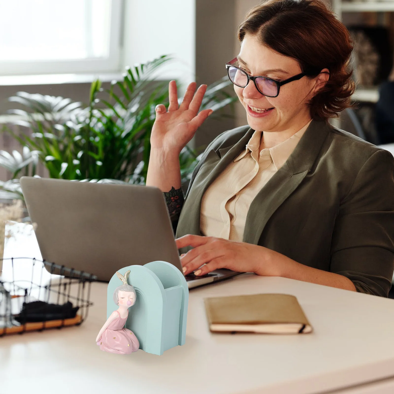 1Pcs Creative Resin Pen Holder Makeup Brush Storage Calligraphy Brush Holder Desktop Storage Gift Desktop Pen Organizer
1Pcs Creative Resin Pen Holder Makeup Brush Storage Calligraphy Brush Holder Desktop Storage Gift Desktop Pen Organizer