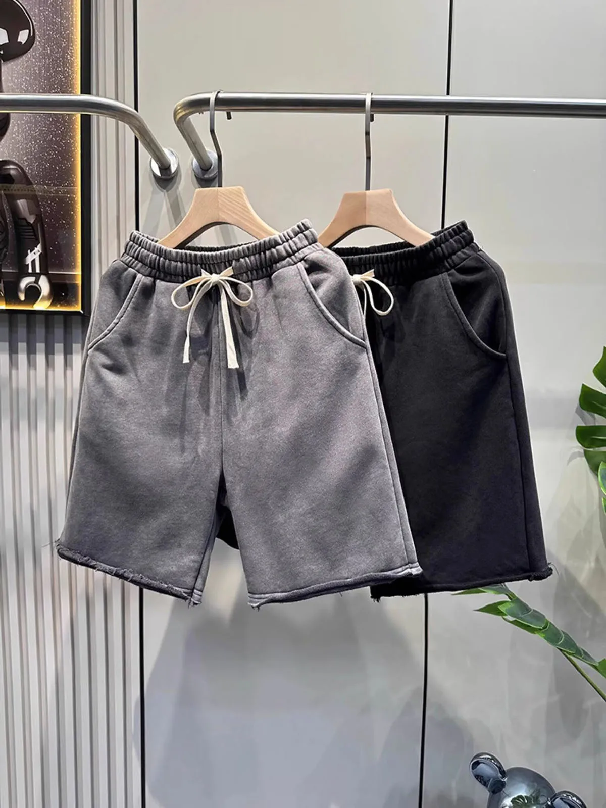 American Retro Washed 100% Cotton Shorts Summer Casual Fashionable Loose Hip-Hop Street Style Elastic Waist Fringe Shorts
American Retro Washed 100% Cotton Shorts Summer Casual Fashionable Loose Hip-Hop Street Style Elastic Waist Fringe Shorts