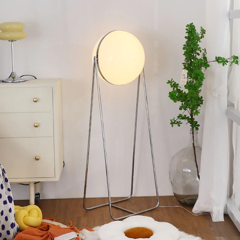 Modern LED floor lamps for living rooms and bedrooms, with adjustable three-color temperatures
Modern LED floor lamps for living rooms and bedrooms, with adjustable three-color temperatures