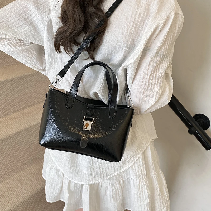 Simple Short Handle Underarm Crossbody Bag Female Handbag Women Pu Leather Shoulder Bag Trend Causal
Simple Short Handle Underarm Crossbody Bag Female Handbag Women Pu Leather Shoulder Bag Trend Causal