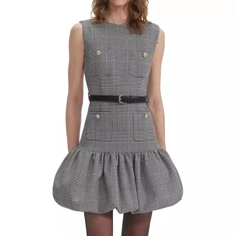 Summer New Women's Gingham Print Sleeveless Vest Dress Y2K High Waist Tied Bloomer Skirt Elegant Fashion High Quality Dress
Summer New Women's Gingham Print Sleeveless Vest Dress Y2K High Waist Tied Bloomer Skirt Elegant Fashion High Quality Dress