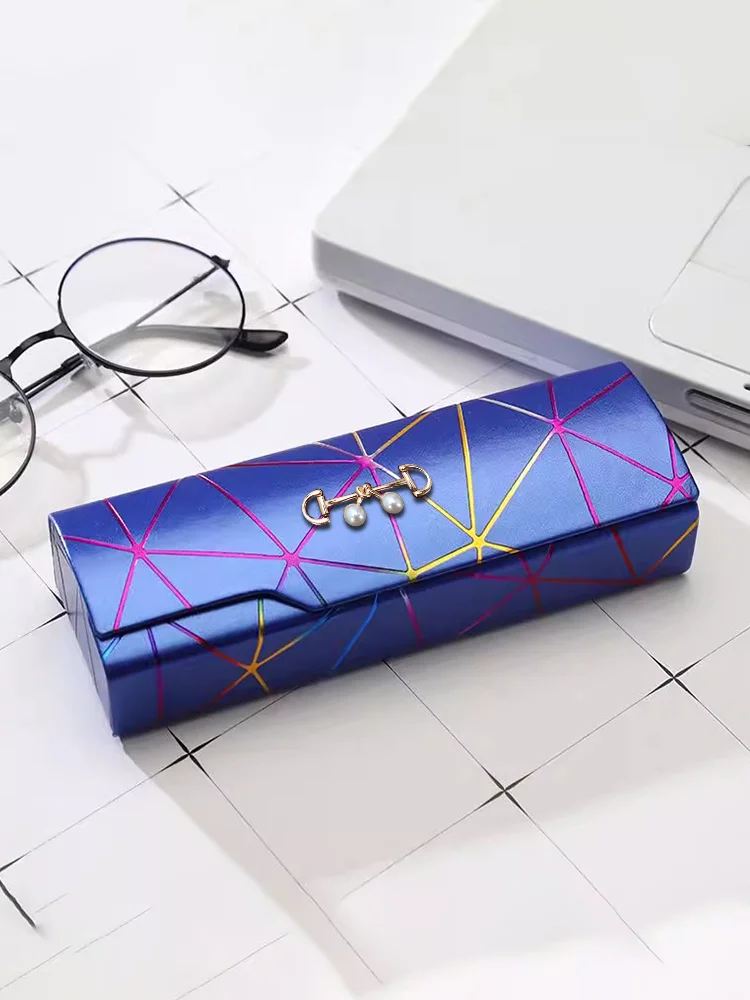 Chic PU Eyewear Cases Fashion Meets Functionality - Deconstructed Star Pendant
Chic PU Eyewear Cases Fashion Meets Functionality - Deconstructed Star Pendant