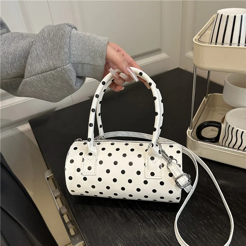 Fashionable Shoulder Bag Crossbody Pillow Handbag Round Dot Women's Tote with Zipper Closure for Casual Everyday Use
Fashionable Shoulder Bag Crossbody Pillow Handbag Round Dot Women's Tote with Zipper Closure for Casual Everyday Use