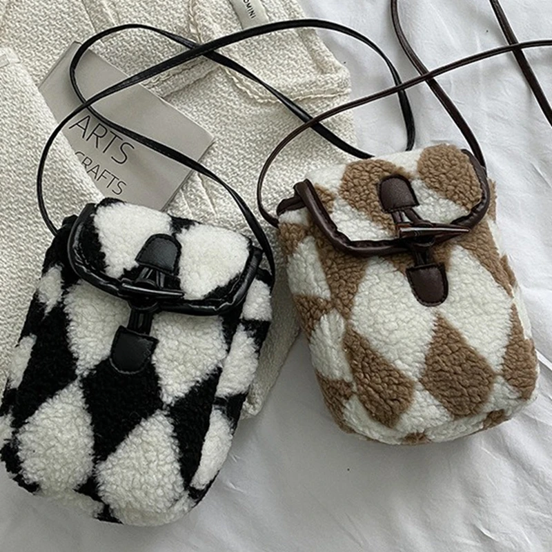 Новинка, осенне-зимняя сумка для волос, контрастные цвета, в японском стиле, через плечо, маленькие женские Ретро плюшевые сумки
Новинка, осенне-зимняя сумка для волос, контрастные цвета, в японском стиле, через плечо, маленькие женские Ретро плюшевые сумки