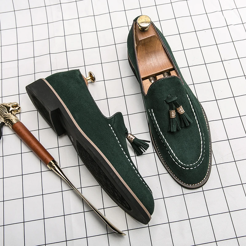 Модные лоферы с кисточками, мужские замшевые туфли для свадебной вечеринки, мужские удобные мужские модельные туфли на плоской подошве, большие размеры 38-47, zapatos de hombre
Модные лоферы с кисточками, мужские замшевые туфли для свадебной вечеринки, мужские удобные мужские модельные туфли на плоской подошве, большие размеры 38-47, zapatos de hombre