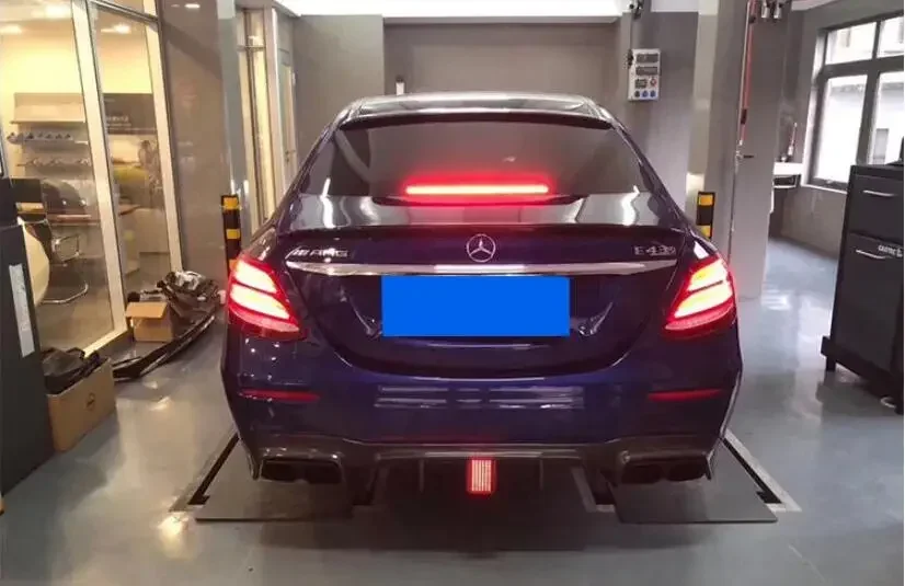 Carbon Fiber Rear Bumper Lip Diffuser Exhaust Spoiler Cover Body Kits For Benz W213 E63 E200 E260 E300 2016-2020
Carbon Fiber Rear Bumper Lip Diffuser Exhaust Spoiler Cover Body Kits For Benz W213 E63 E200 E260 E300 2016-2020