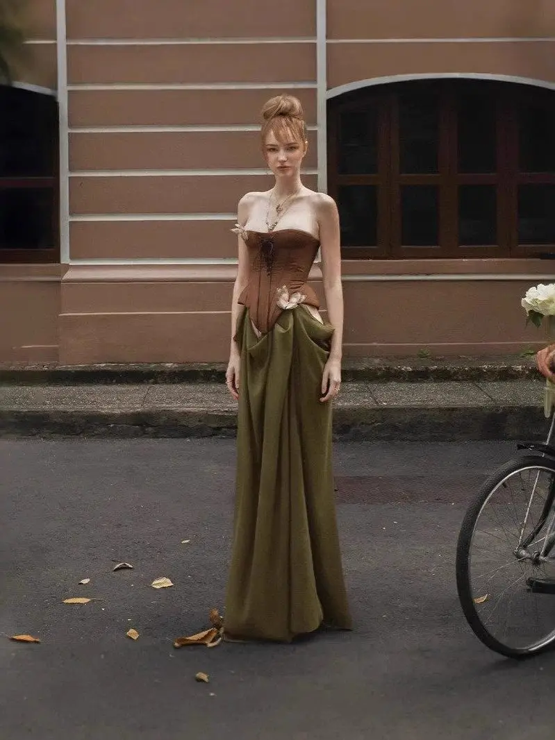 Сексуальная плиссированная юбка из ПВХ с узлом, утягивающая, в уличном стиле, со средней талией, фасона «летучая мышь»
Сексуальная плиссированная юбка из ПВХ с узлом, утягивающая, в уличном стиле, со средней талией, фасона «летучая мышь»