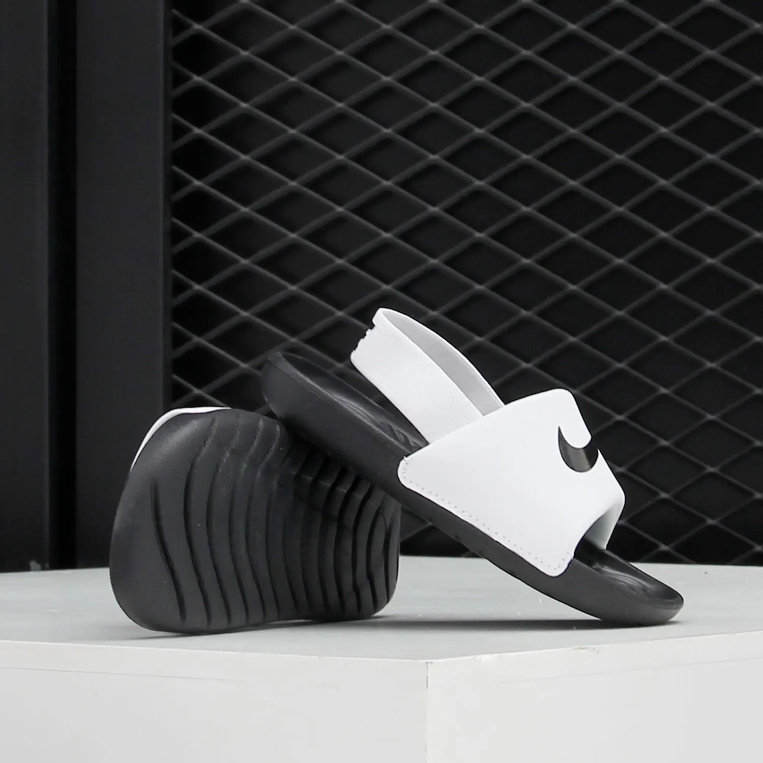 Nike Genuine KAWA SLIDE TD Toddler Breathable Sandals BV1094-100
Nike Genuine KAWA SLIDE TD Toddler Breathable Sandals BV1094-100