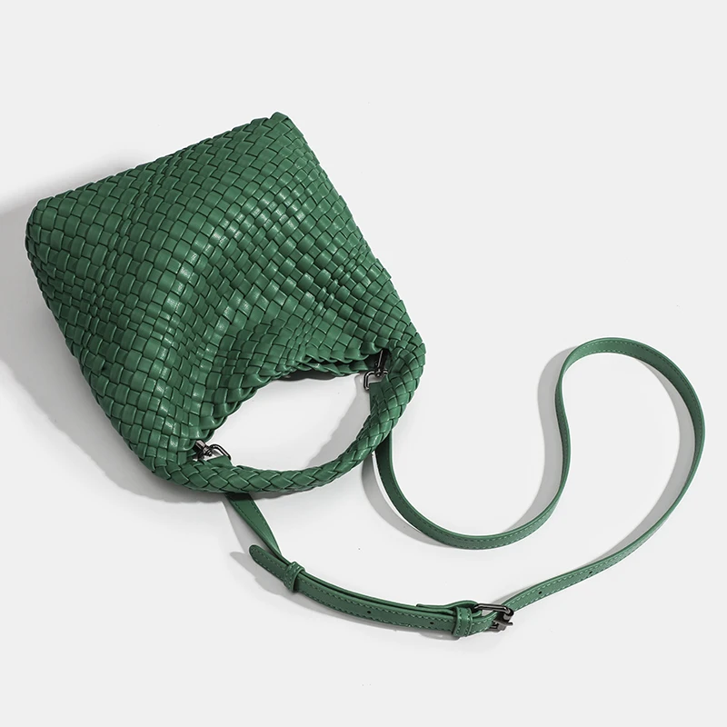 Designer Luxury Woven Tote Bag for Women Soft Casual PU Crossbody Handbag 2025 Popular Fashion Trend Women's Bag
Designer Luxury Woven Tote Bag for Women Soft Casual PU Crossbody Handbag 2025 Popular Fashion Trend Women's Bag