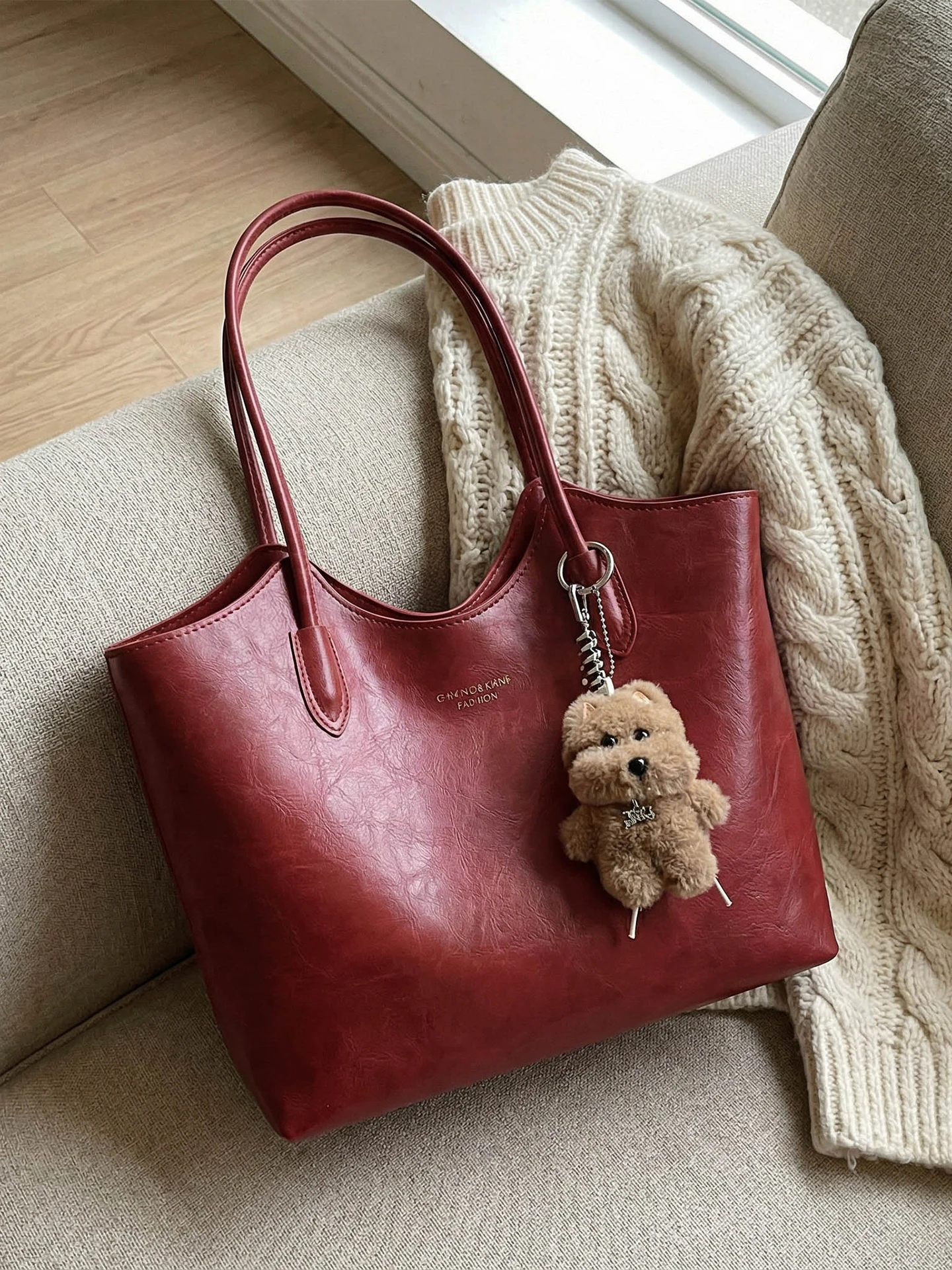 Red Large Capacity Commuter Tote Bag Women's Fashion Versatile Single Shoulder Handbag ILINX Brand Stylish Business Lady Bag
Red Large Capacity Commuter Tote Bag Women's Fashion Versatile Single Shoulder Handbag ILINX Brand Stylish Business Lady Bag