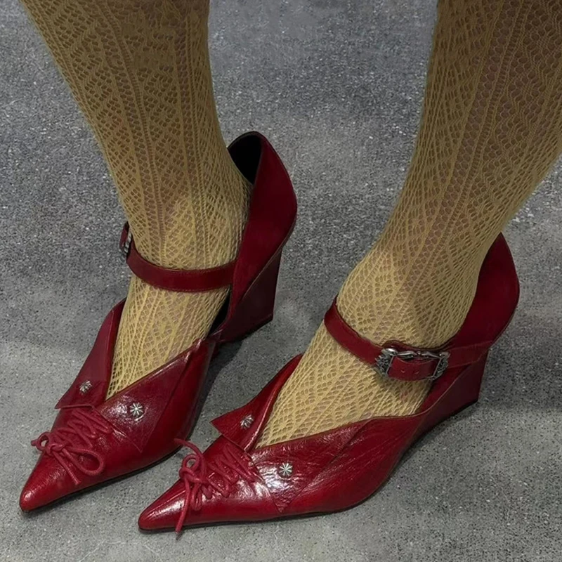 2026 New Retro Red Women Pumps Fashion Lace-Up Wedge Heels Sexy Pointed Toe Buckle Strap Mary Jane Shoes Female
2026 New Retro Red Women Pumps Fashion Lace-Up Wedge Heels Sexy Pointed Toe Buckle Strap Mary Jane Shoes Female