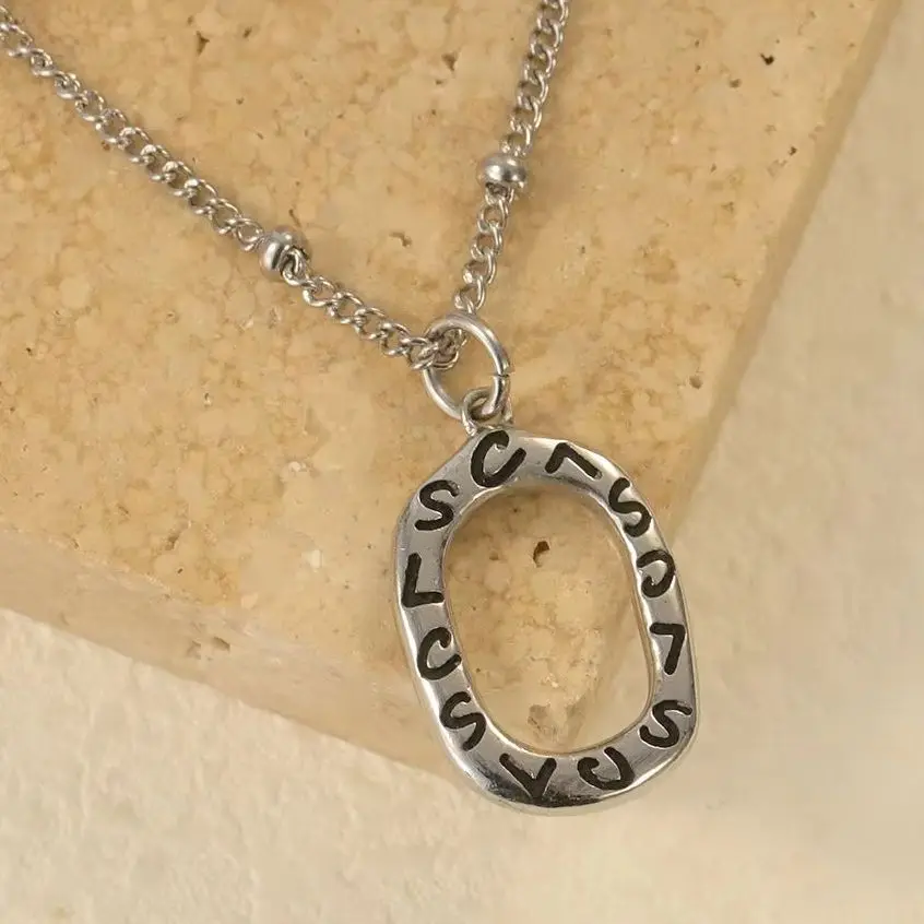 Необычное полое овальное ожерелье с промасленным именем из нержавеющей стали, эмаль, мужской повседневный персонализированный кулон, праздничный подарок для мальчиков
Необычное полое овальное ожерелье с промасленным именем из нержавеющей стали, эмаль, мужской повседневный персонализированный кулон, праздничный подарок для мальчиков