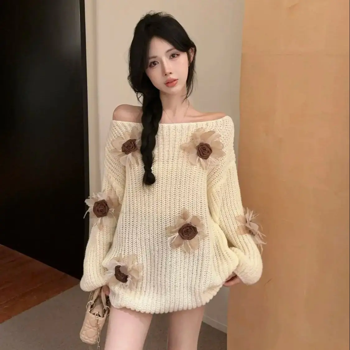 French Retro One-Shoulder Design Knitted Sweater Autumn Winter Mid-Length Temperament Three-Dimensional Flower Off-Shoulder Top
French Retro One-Shoulder Design Knitted Sweater Autumn Winter Mid-Length Temperament Three-Dimensional Flower Off-Shoulder Top