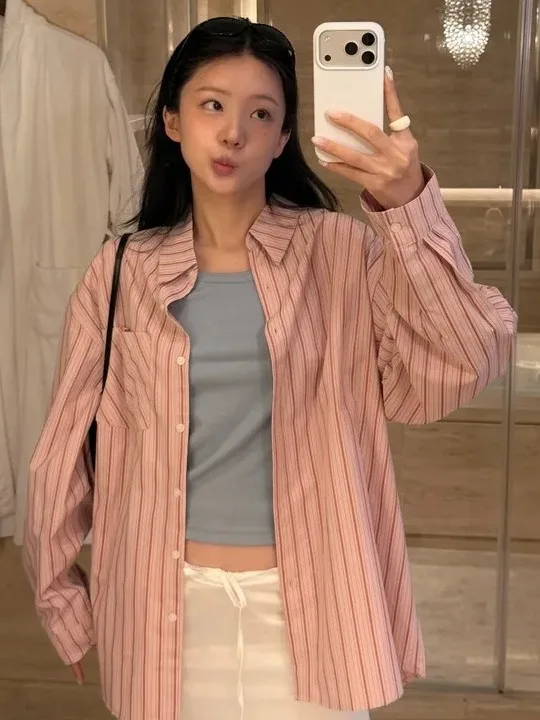 Женская рубашка в корейском стиле, весенняя, повседневная, с длинным рукавом, свободного кроя, в полоску, на пуговицах, с винтажным воротником, универсальная, освежающая образ
Женская рубашка в корейском стиле, весенняя, повседневная, с длинным рукавом, свободного кроя, в полоску, на пуговицах, с винтажным воротником, универсальная, освежающая образ