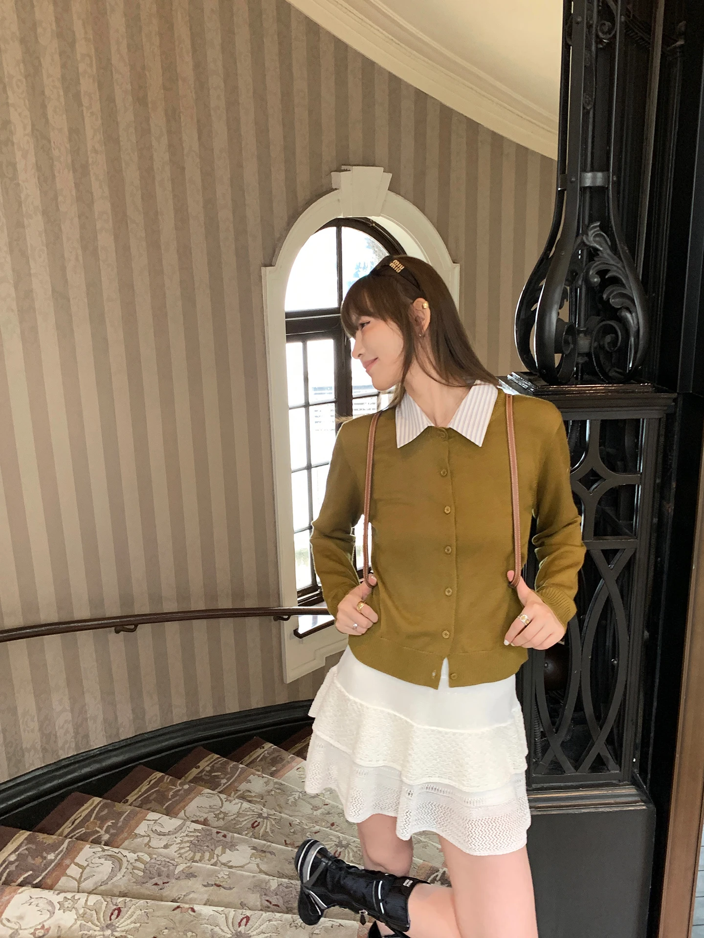 Съемный воротник из мериносовой шерсти, вязаный кардиган для девочек, внутренняя одежда, длинный рукав, стандартный крой, корейский стиль, для повседневной носки, ветрозащитный
Съемный воротник из мериносовой шерсти, вязаный кардиган для девочек, внутренняя одежда, длинный рукав, стандартный крой, корейский стиль, для повседневной носки, ветрозащитный