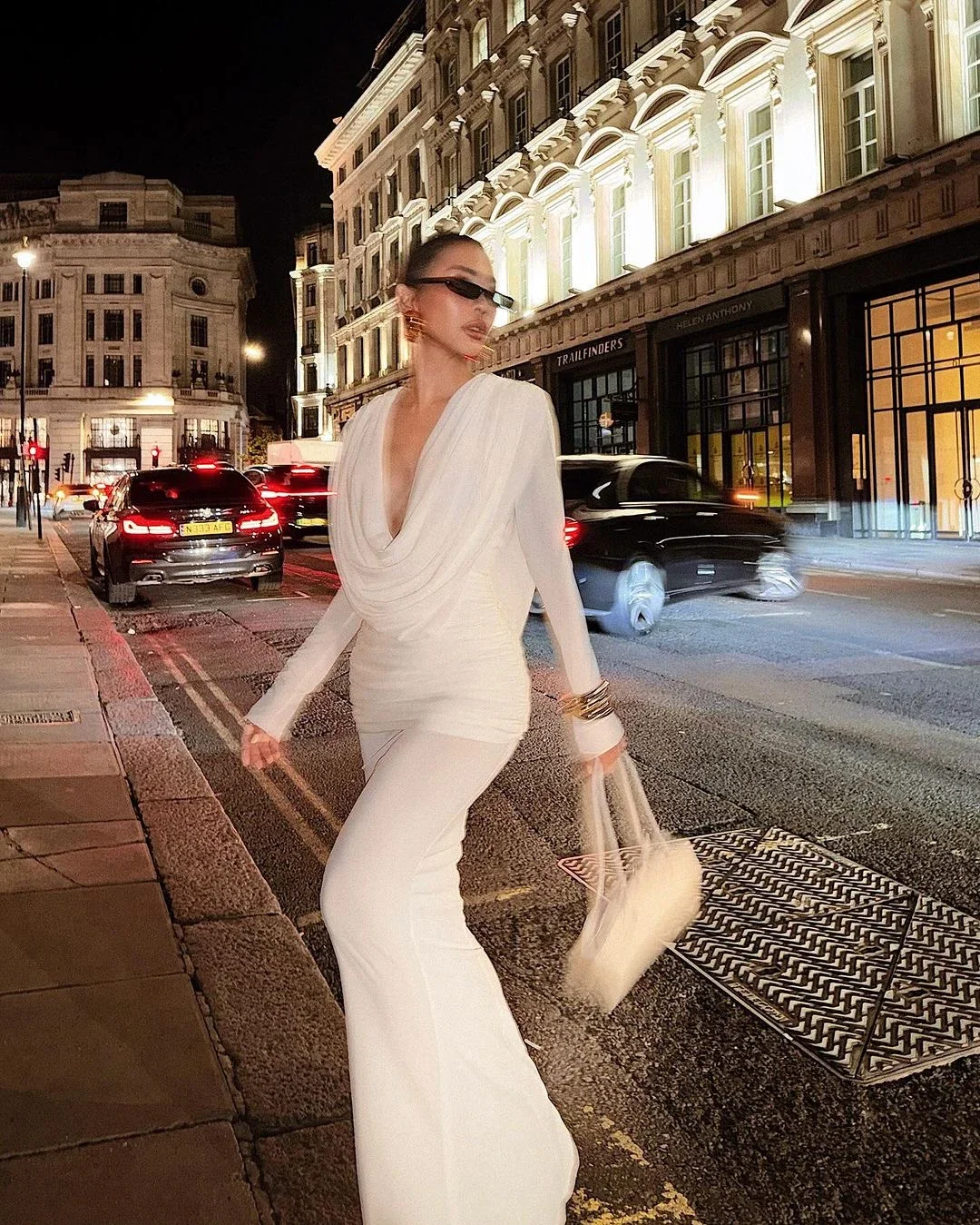 Women Celebrity Sexy Long Sleeve Deep V Neck Ruched White Maxi Long Gowns Dress Elegant Evening Party Club Vestido
Women Celebrity Sexy Long Sleeve Deep V Neck Ruched White Maxi Long Gowns Dress Elegant Evening Party Club Vestido