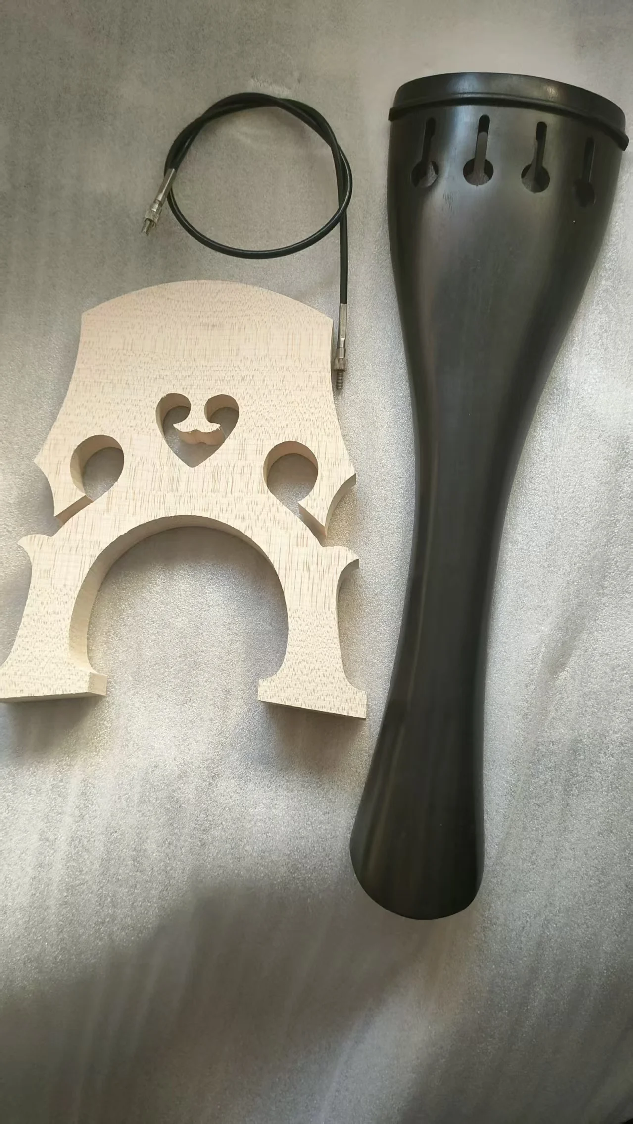 1 PC Double Bass Ebony Tailpiece with 1PC Maple Bridge Steel Core Tail Gut 3/4 Size
1 PC Double Bass Ebony Tailpiece with 1PC Maple Bridge Steel Core Tail Gut 3/4 Size