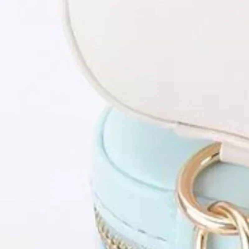 Mini Jewelry Box Keychain Jewelry Display Earring Organizer Portable Ring Box Heart-shaped Minimalist Travel Bag Pendant
Mini Jewelry Box Keychain Jewelry Display Earring Organizer Portable Ring Box Heart-shaped Minimalist Travel Bag Pendant