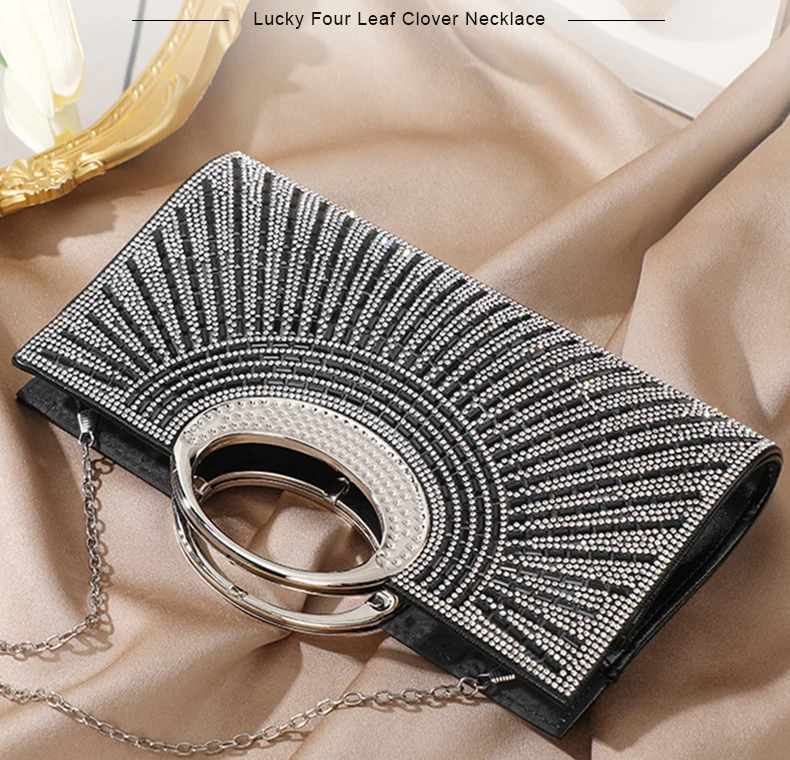 European and American retro large circular ring high-end texture bridal banquet bag send your opponent small square bag
European and American retro large circular ring high-end texture bridal banquet bag send your opponent small square bag