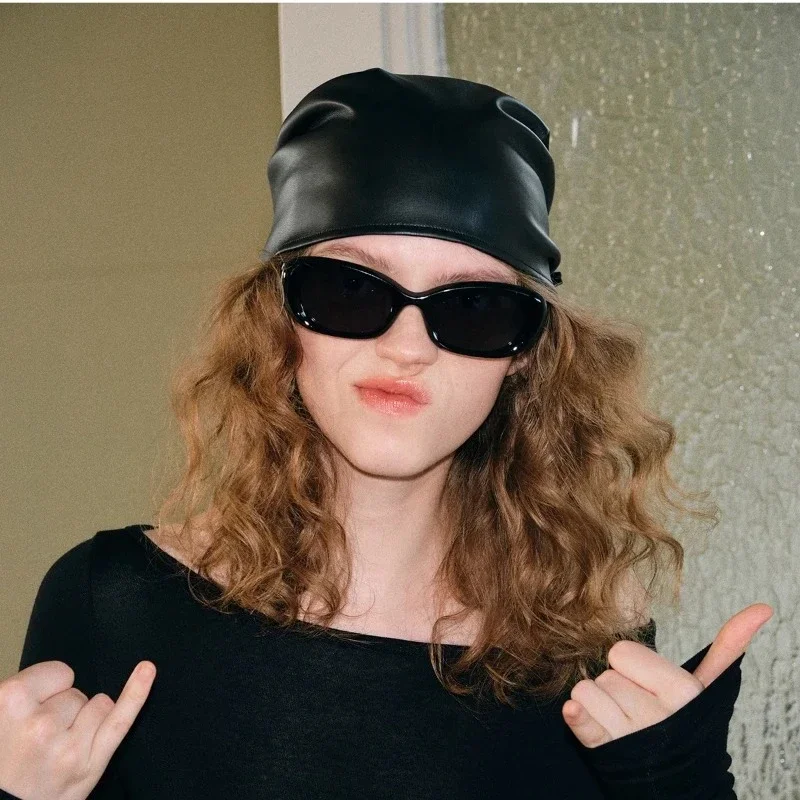 1pc Y2K Style Retro Spicy Leather Headscarf Hat Women Summer Square Scarf Hip-hop Kerchief Series Versatile Headband Hair Scarf
1pc Y2K Style Retro Spicy Leather Headscarf Hat Women Summer Square Scarf Hip-hop Kerchief Series Versatile Headband Hair Scarf