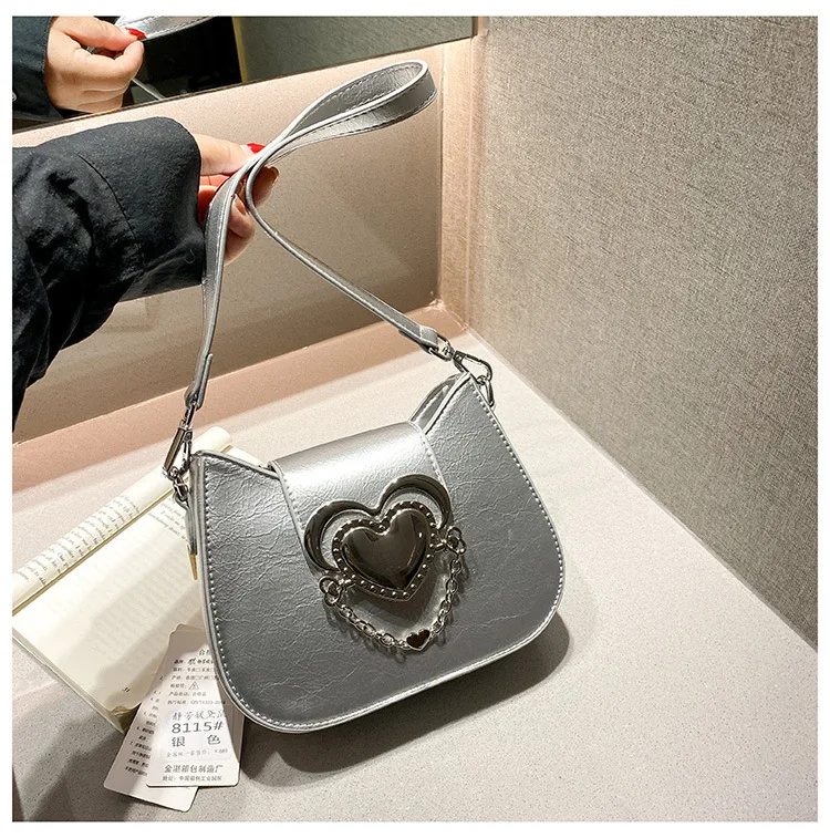 2025 Fashion Handbag Versatile Messenger Bag Love Lock Foreign Style Underarm Shoulder Bag
2025 Fashion Handbag Versatile Messenger Bag Love Lock Foreign Style Underarm Shoulder Bag