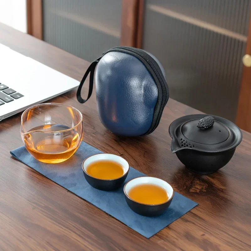 Китайский дорожный портативный керамический чайный набор Gaiwan с чайником, чайными чашками, дорожная сумка для офиса, дома, путешествий, подарок для друга
Китайский дорожный портативный керамический чайный набор Gaiwan с чайником, чайными чашками, дорожная сумка для офиса, дома, путешествий, подарок для друга