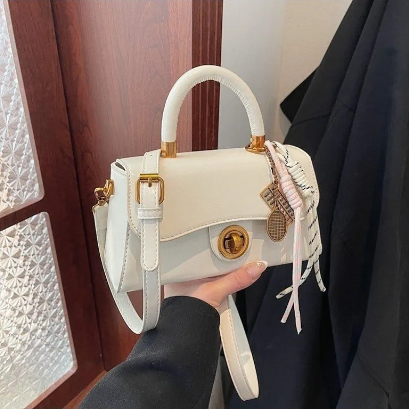 Top Layer Leather Diaper Bag For Women Simple Vintage Handbag Crossbody Shoulder Purse Large Capacity Tote Messenger Bag
Top Layer Leather Diaper Bag For Women Simple Vintage Handbag Crossbody Shoulder Purse Large Capacity Tote Messenger Bag