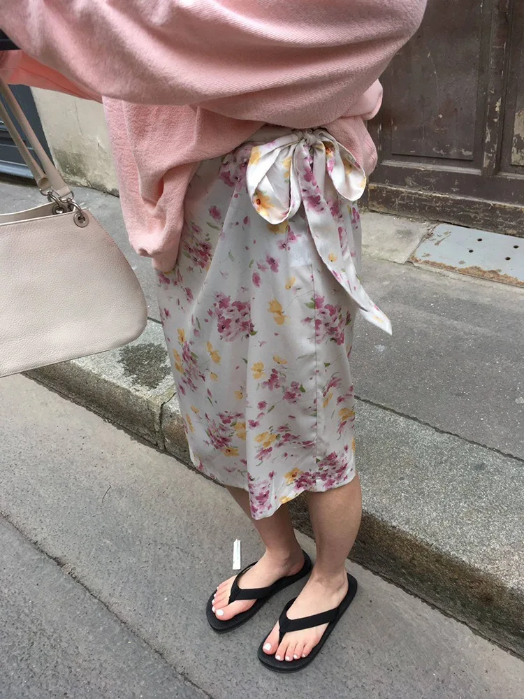 Spring Floral Watercolor Fading Satin A-Line Skirt High Waist Loose Fit Ladies Skirt Breathable Side Tie Half-length Skirt
Spring Floral Watercolor Fading Satin A-Line Skirt High Waist Loose Fit Ladies Skirt Breathable Side Tie Half-length Skirt