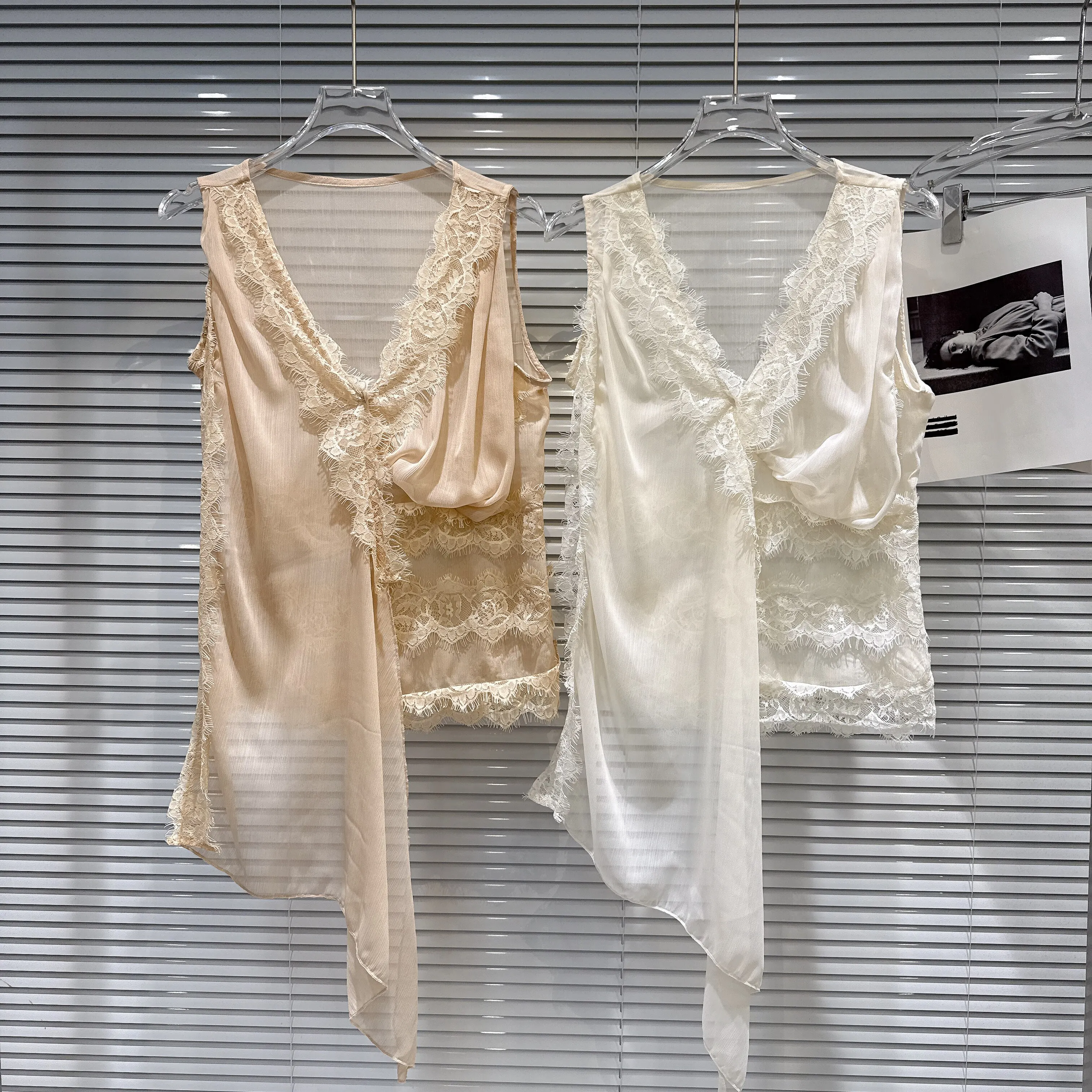 2026 Summer New Arrival: Sweet V-neck Lace Trim Lightweight Chiffon Tank Top for Women
2026 Summer New Arrival: Sweet V-neck Lace Trim Lightweight Chiffon Tank Top for Women