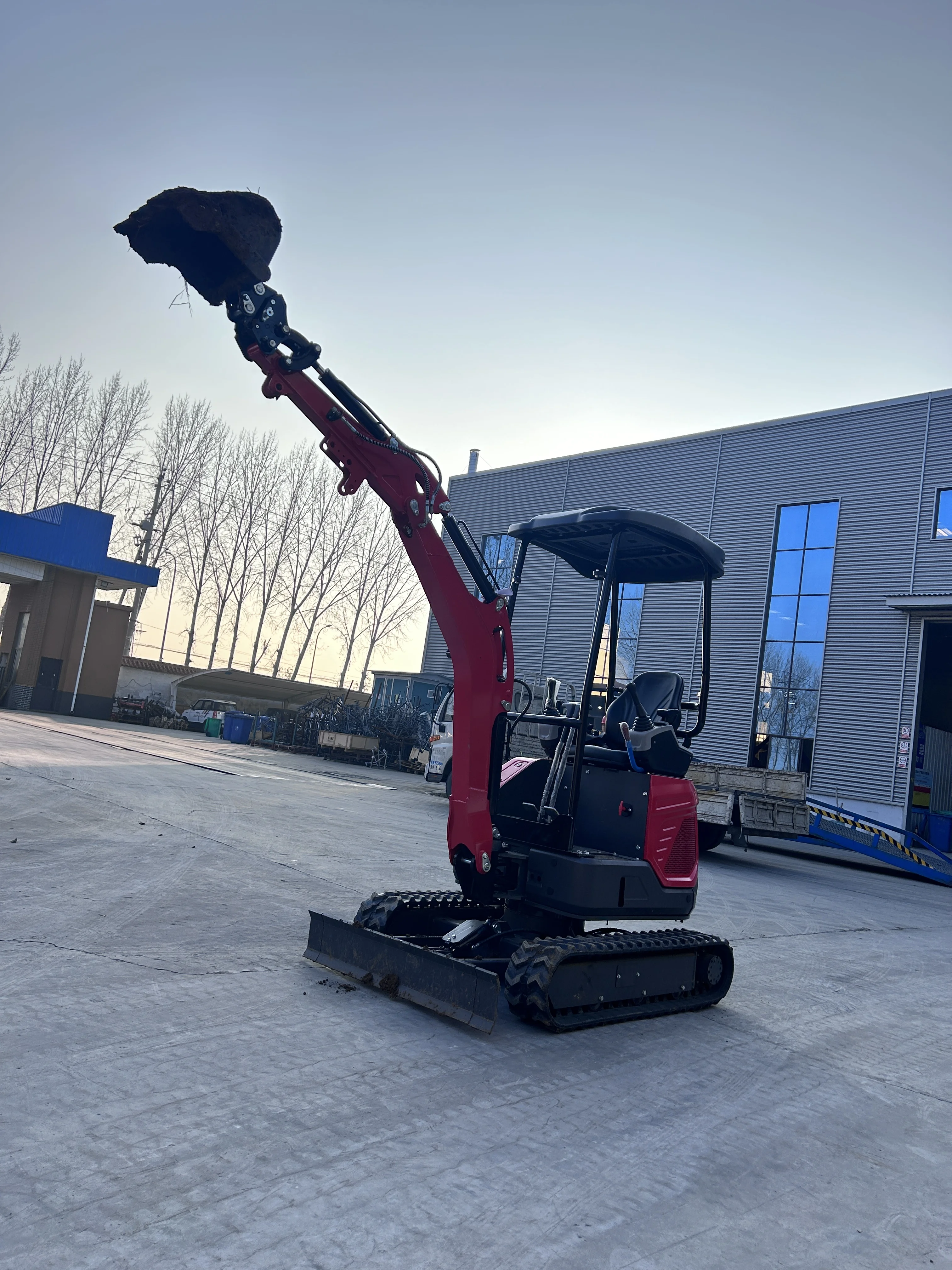 1.8-ton mini excavator farm crawler European 5 trencher new hydraulic excavator for sale at a discounted price
1.8-ton mini excavator farm crawler European 5 trencher new hydraulic excavator for sale at a discounted price