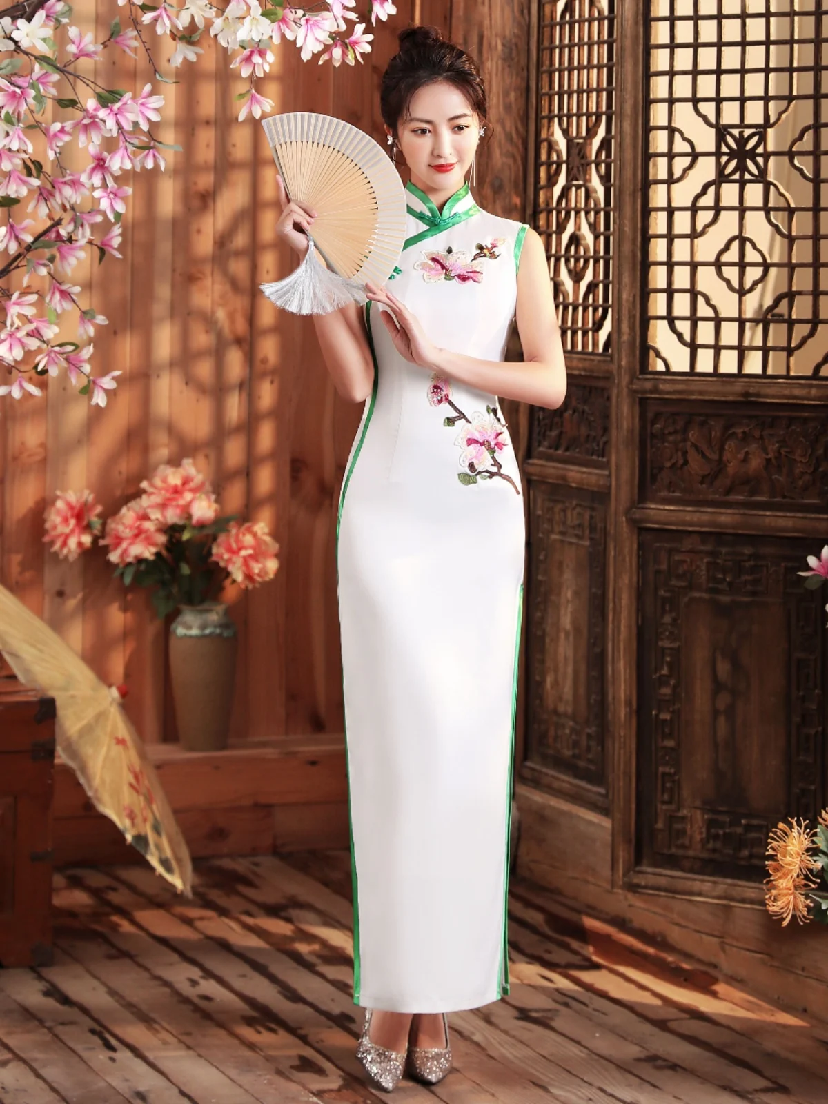 Новое китайское традиционное длинное ципао для начинающих, облегающее, для выступлений, на два дня, для занятий.
Новое китайское традиционное длинное ципао для начинающих, облегающее, для выступлений, на два дня, для занятий.