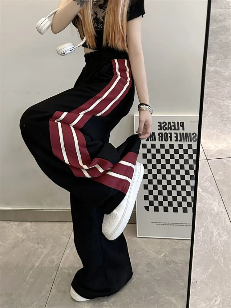 ADAgirl Sports Pants for Women Hip Hop Streetwear Vintage Stripe Wide Leg Trousers Harajuku Slouchy Y2k Sweatpants Loose Summer
ADAgirl Sports Pants for Women Hip Hop Streetwear Vintage Stripe Wide Leg Trousers Harajuku Slouchy Y2k Sweatpants Loose Summer