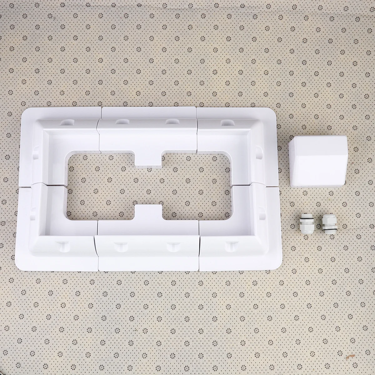 7Pcs Solar Panel Holder ABS Plastic Designed for Long Use Rv Yacht Solar System Junction Box Terminal Box White 
7Pcs Solar Panel Holder ABS Plastic Designed for Long Use Rv Yacht Solar System Junction Box Terminal Box White