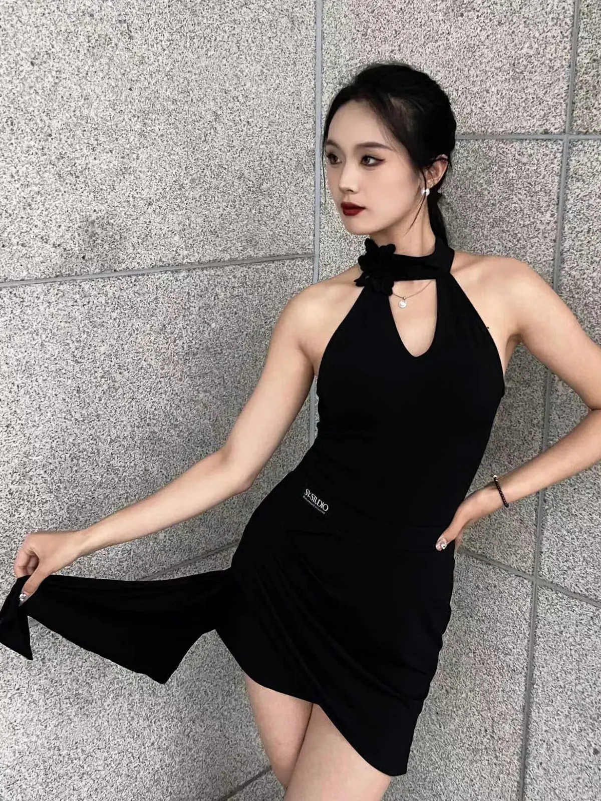 Latin Dance Halter Jumpsuit Practice Outfit Ribbon Skirt Jumpsuit Training Top Chacha Tango Samba Ballroom Dance DQL9629
Latin Dance Halter Jumpsuit Practice Outfit Ribbon Skirt Jumpsuit Training Top Chacha Tango Samba Ballroom Dance DQL9629