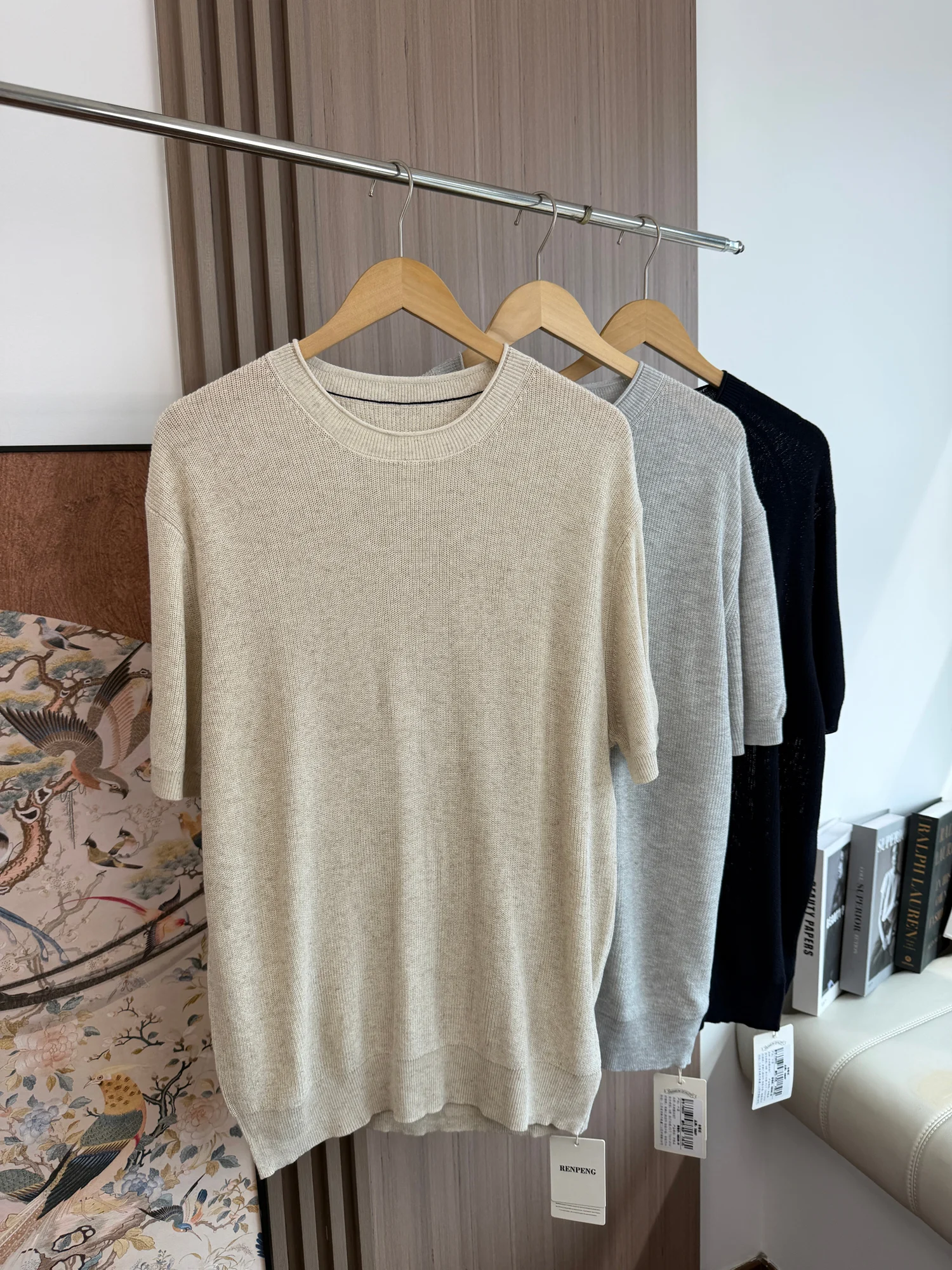 Knitted round Neck Short Sleeve T-Shirt for Men Casual Comfortable Soft Color Summer Top Loose Fit Style
Knitted round Neck Short Sleeve T-Shirt for Men Casual Comfortable Soft Color Summer Top Loose Fit Style