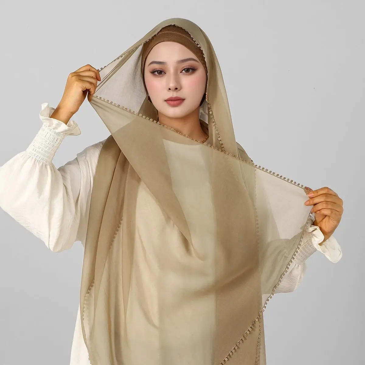 Fashion Muslim Hijab Voile Shawl Plain Floral Edge For Women Headband Islam Ladies Veil Head Wrap Scarves Headscarf 180*70cm
Fashion Muslim Hijab Voile Shawl Plain Floral Edge For Women Headband Islam Ladies Veil Head Wrap Scarves Headscarf 180*70cm