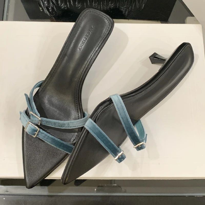 Fashion Narrow Band Buckle Design Brand Slippers Women Elegant Pointed Toe Kitten Heel Slide Sandals Comfortable Low Heel Sandal
Fashion Narrow Band Buckle Design Brand Slippers Women Elegant Pointed Toe Kitten Heel Slide Sandals Comfortable Low Heel Sandal