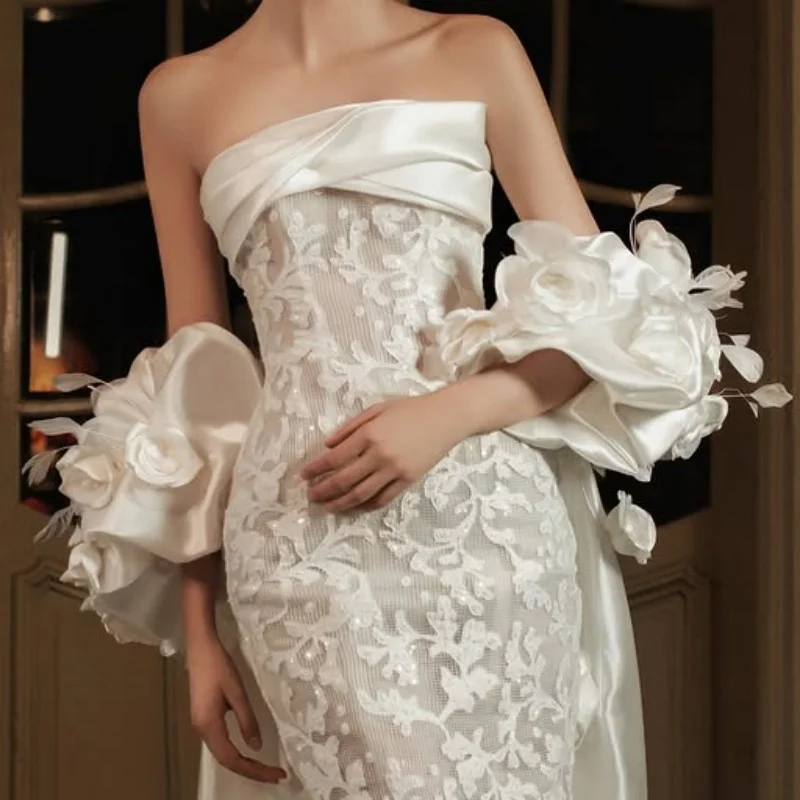 Customized Shiny ivory white Spaghetti Straps Tull sequin Appliques Wedding Dresses 3D flower satin Bridal Gowns Made Dress
Customized Shiny ivory white Spaghetti Straps Tull sequin Appliques Wedding Dresses 3D flower satin Bridal Gowns Made Dress