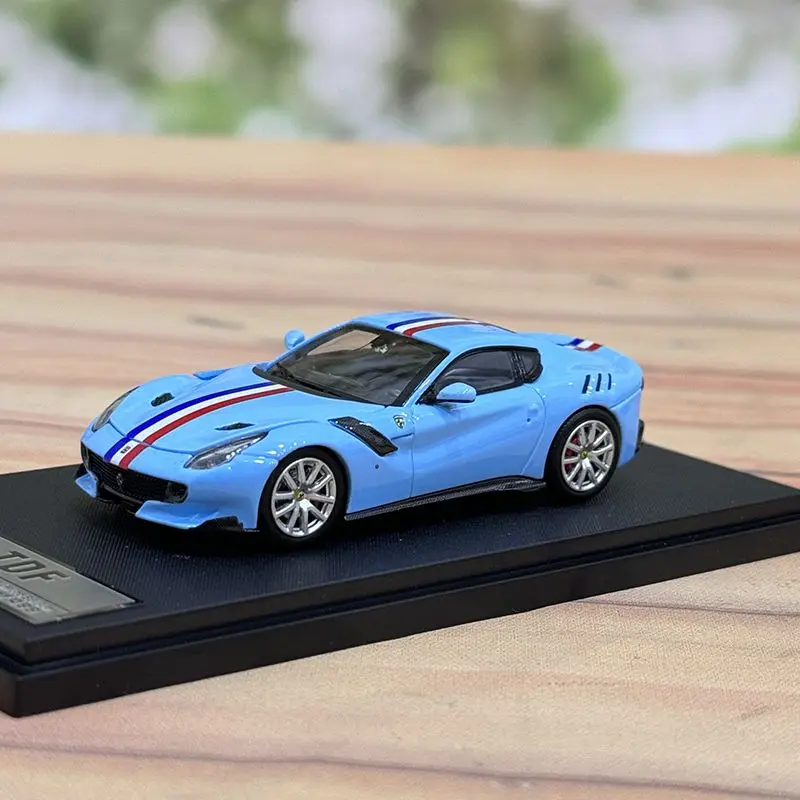 Литая под давлением маленькая игрушка в масштабе 1:64 Ferrari F12 TDF передний центр V12 модель автомобиля из сплава Коллекционная игрушка в подарок сувенир дисплей орнамент
Литая под давлением маленькая игрушка в масштабе 1:64 Ferrari F12 TDF передний центр V12 модель автомобиля из сплава Коллекционная игрушка в подарок сувенир дисплей орнамент